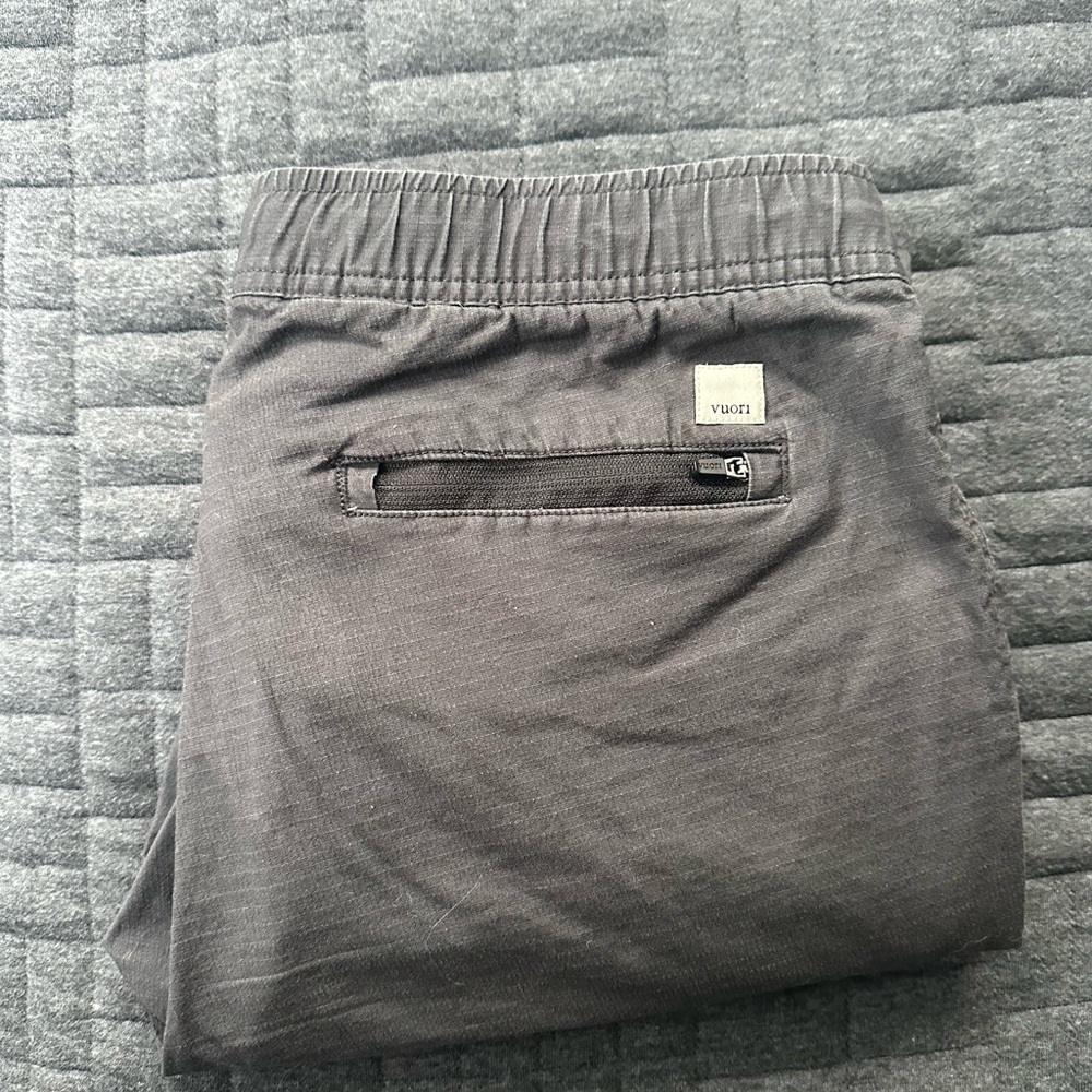 Vuori Women’s Ripstop Pants. Medium.